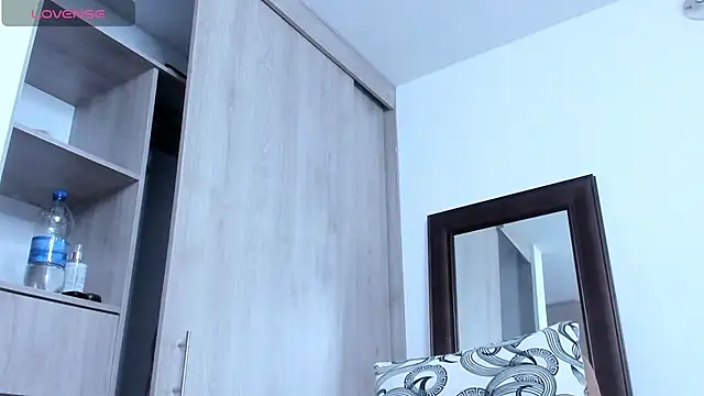 KingLevi01 live sex cam