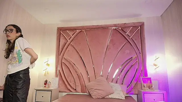 Emilia_Bons live sex cam