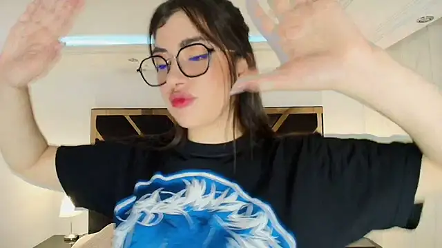 Amelie_saenz's cam snapshot