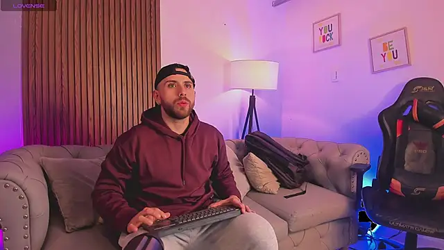 Maximo_Wolff live sex cam