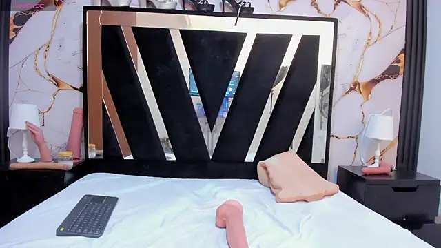 KarinaSimonz live sex cam