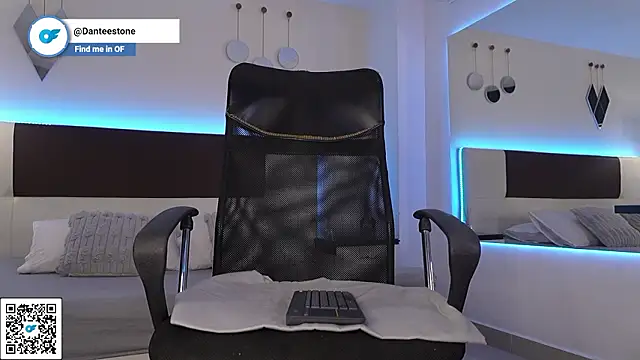 DanteeStone live sex cam