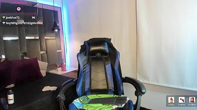 VelvetFox_69's cam snapshot