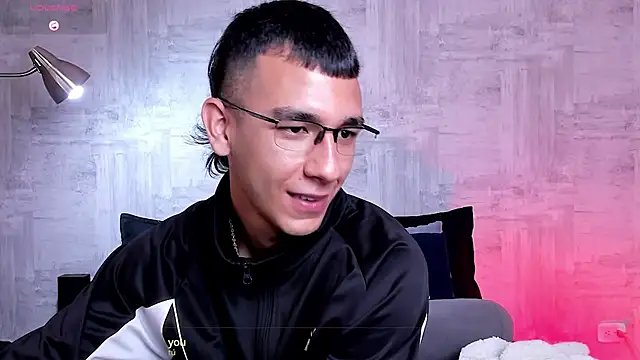 SymonPrince's cam snapshot