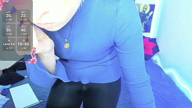 Cattie_w_'s cam snapshot