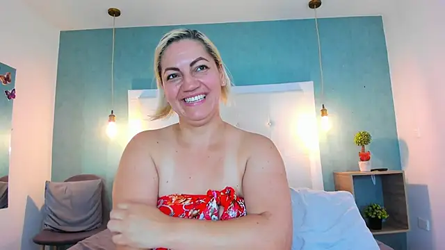 Heidy_milf's cam snapshot