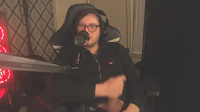 chicostick413's cam snapshot