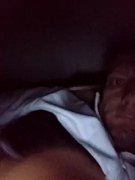 Kw8585kw's cam snapshot