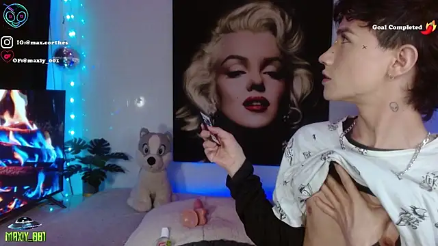 maxiy_001 live sex cam