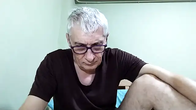 BIGUNCUTHARDCOCK live sex cam