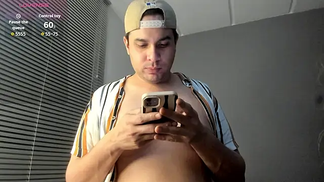 Latin_boy_surprisee live sex cam