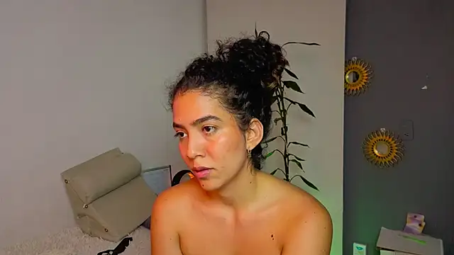 Maithe_Perroni live sex cam