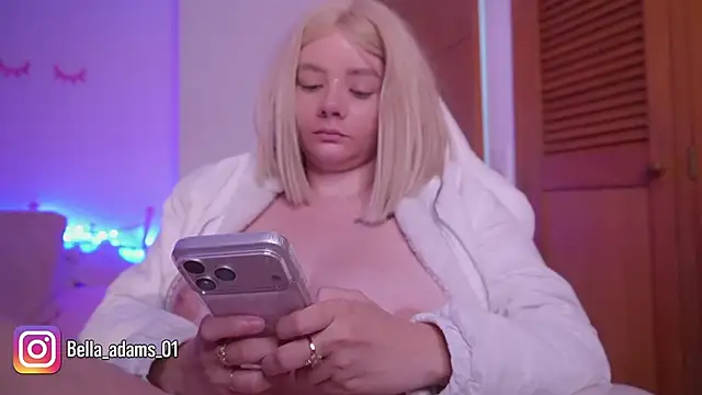 bella_adams_ live sex cam