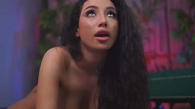 GinaValentinna's cam snapshot