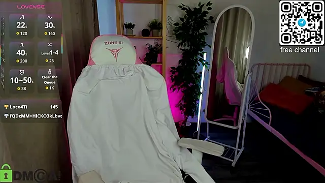 Aly_Alyc's cam snapshot