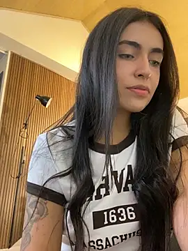 DaphneUwu live sex cam