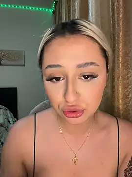 Kylie_One's cam snapshot