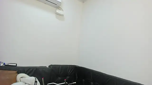 KiaraBlack_01's cam snapshot