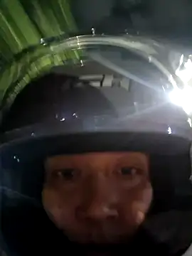 Robin_H00t_2's cam snapshot