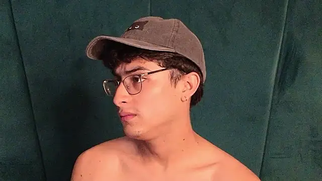 Aaron_Eze's cam snapshot