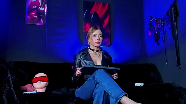 MartinaStones's cam snapshot