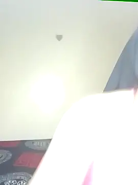 Zouzou_sexy's cam snapshot