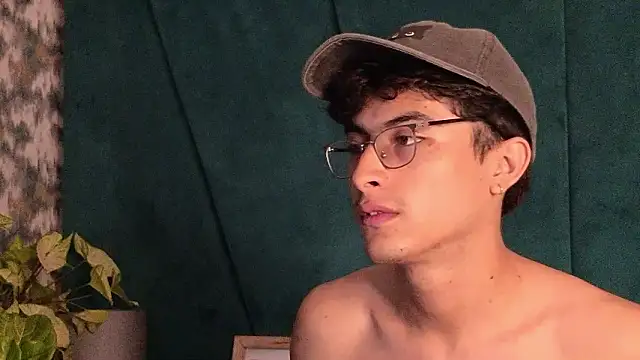 Aaron_Eze's cam snapshot