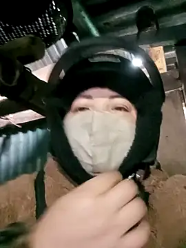 sary-hot2x's cam snapshot