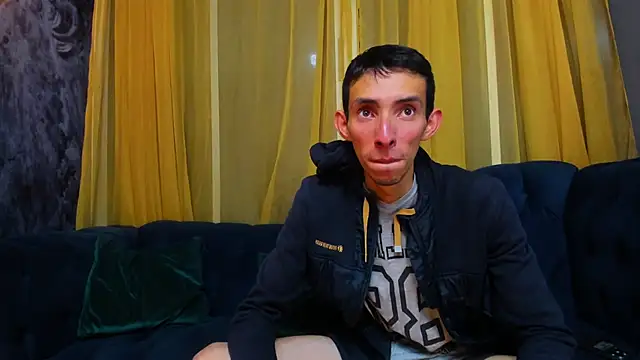 ZyroNight live sex cam