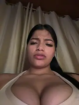 AgathaGeorgiou live sex cam