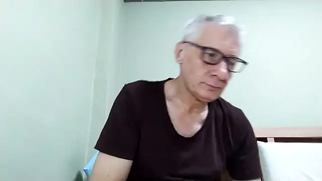 BIGUNCUTHARDCOCK live sex cam