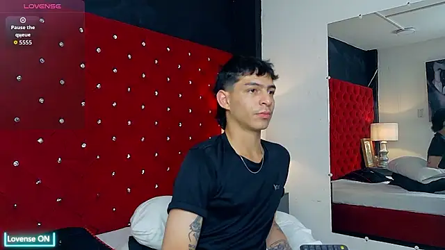 Logan_Woods live sex cam