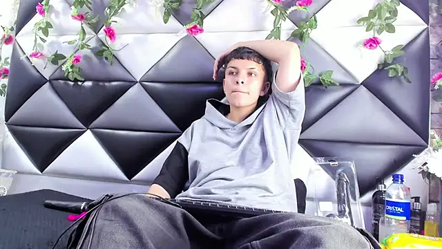 Megan_Thompson_'s cam snapshot