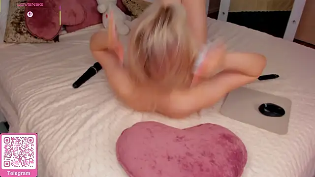 ShyEmma_'s cam snapshot