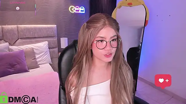 Arinextdoor's cam snapshot