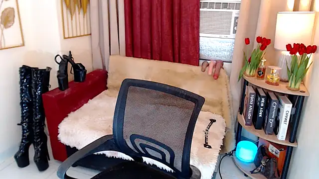 HorseCockIvy live sex cam