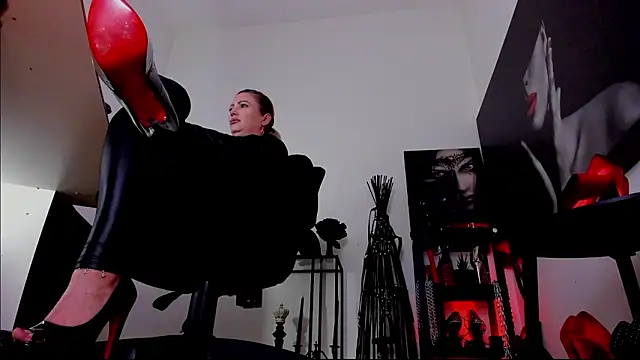 MistressDemisweet's cam snapshot