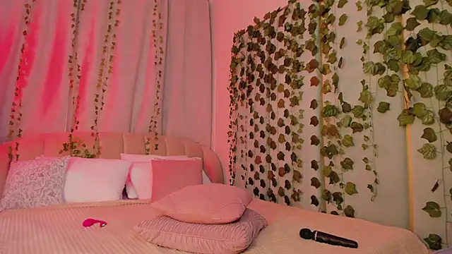 Love_is_Lola's cam snapshot