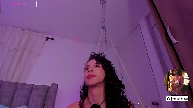 miss__charlotte7's cam snapshot