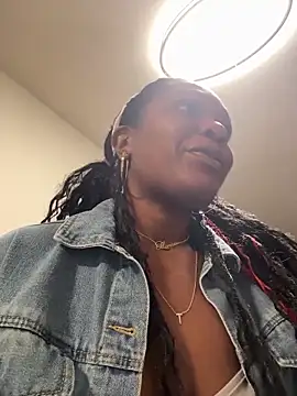 TilaTotti live sex cam