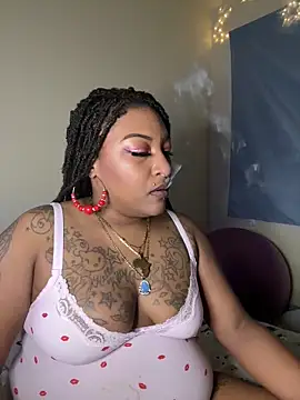 Egyptian_reign's cam snapshot