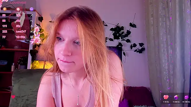 KarambaMoon's cam snapshot