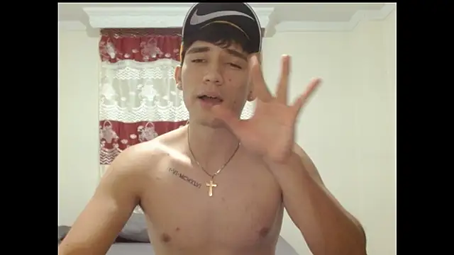 ChicoMaloFfF live sex cam