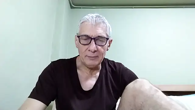 BIGUNCUTHARDCOCK live sex cam