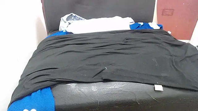 Laura_hottt's cam snapshot