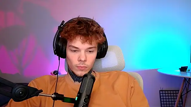 DENIS_HERE's cam snapshot