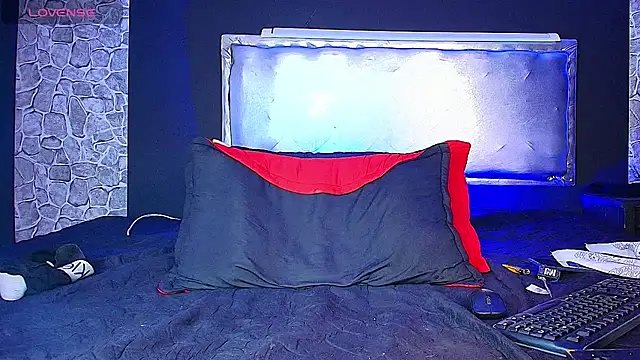 Strawberry_BoyS7's cam snapshot