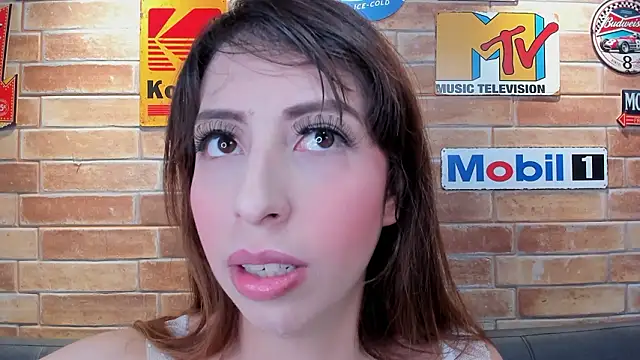 foxy_tiana's cam snapshot