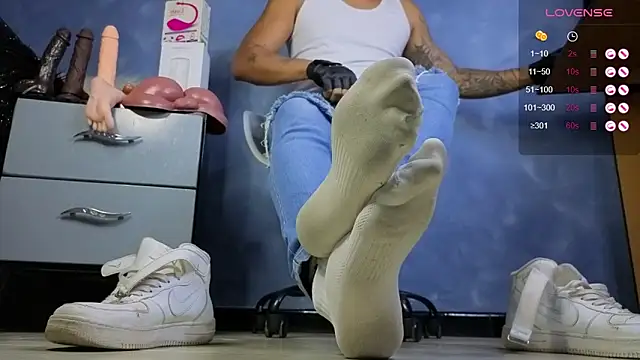 TomLover_12's cam snapshot