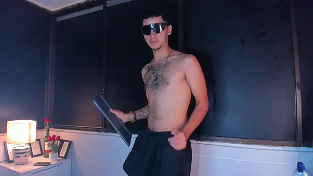 HellAndDante_'s cam snapshot